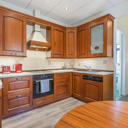 Charming Duplex Apartment In The Centre Of Sliema Buitenkant foto