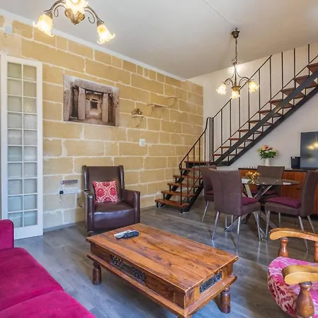 Charming Duplex Apartment In The Centre Of Sliema Buitenkant foto