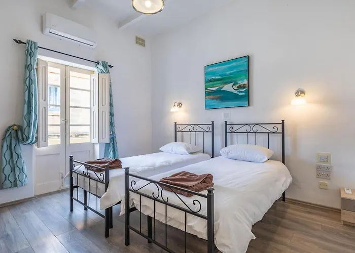 Charming Duplex Apartment In The Centre Of Sliema